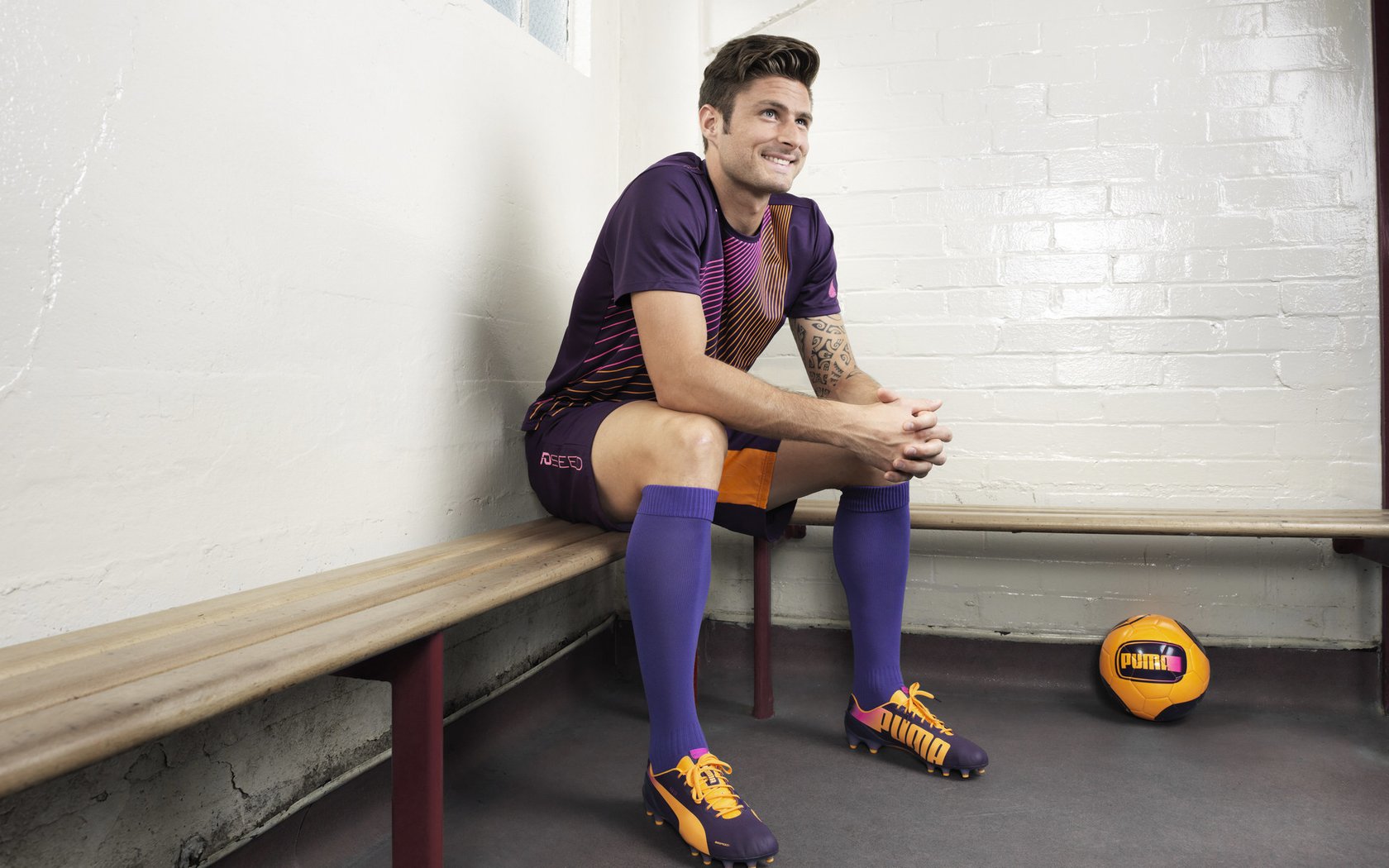 开云体育俱乐部官网-英超豪门青训出“荆棘”，新一代球星崭露头角，英超 青训